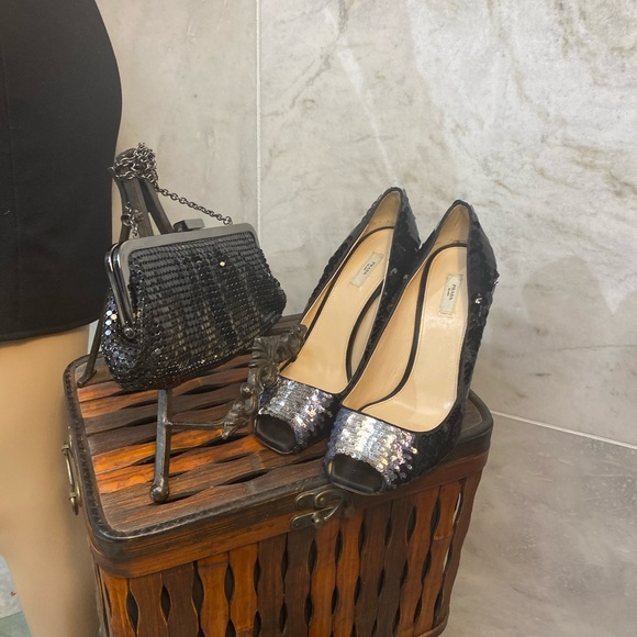 Prada shoes with black sequins and silver color - Picture 4 of 12